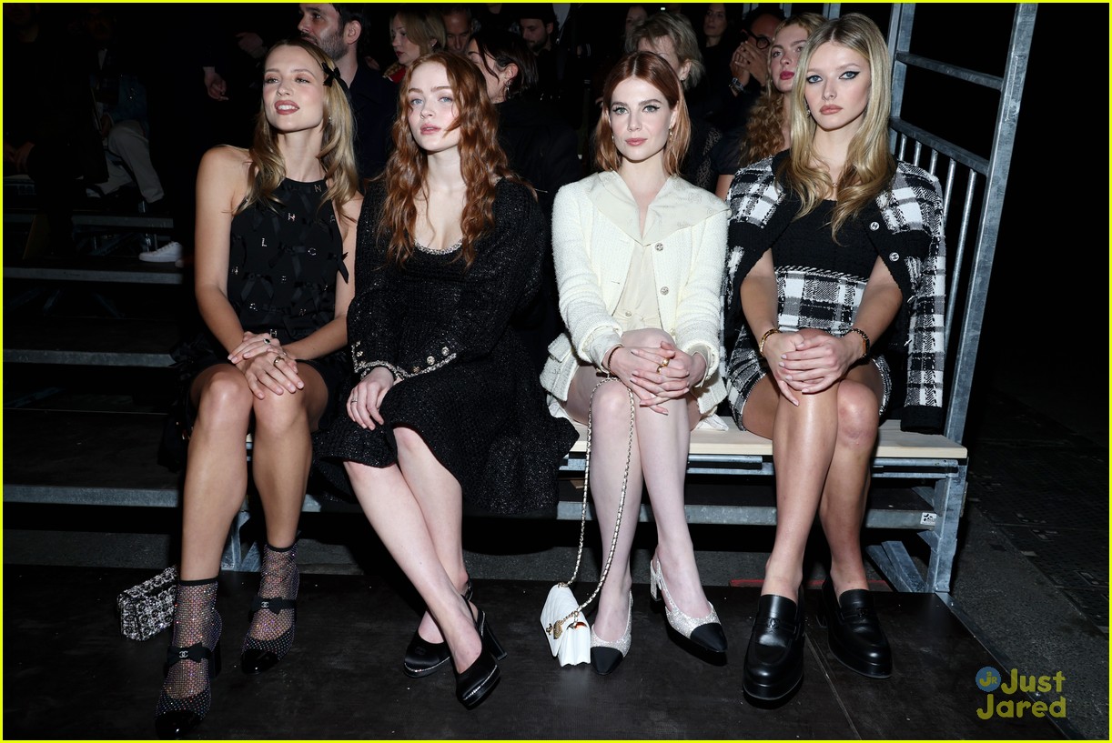 sadie sink watches chanel fashion show in front row 03