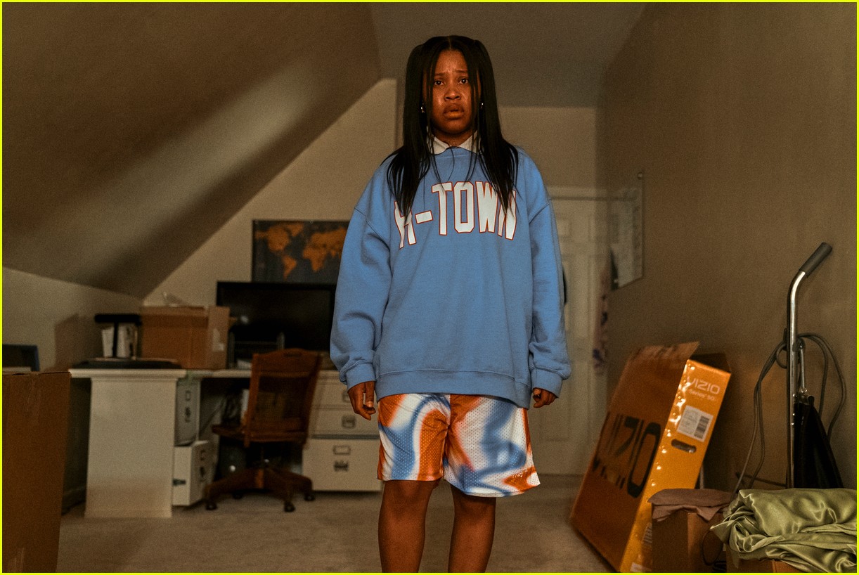 Chloe Bailey & Dominique Fishback Star In First Look at New Series