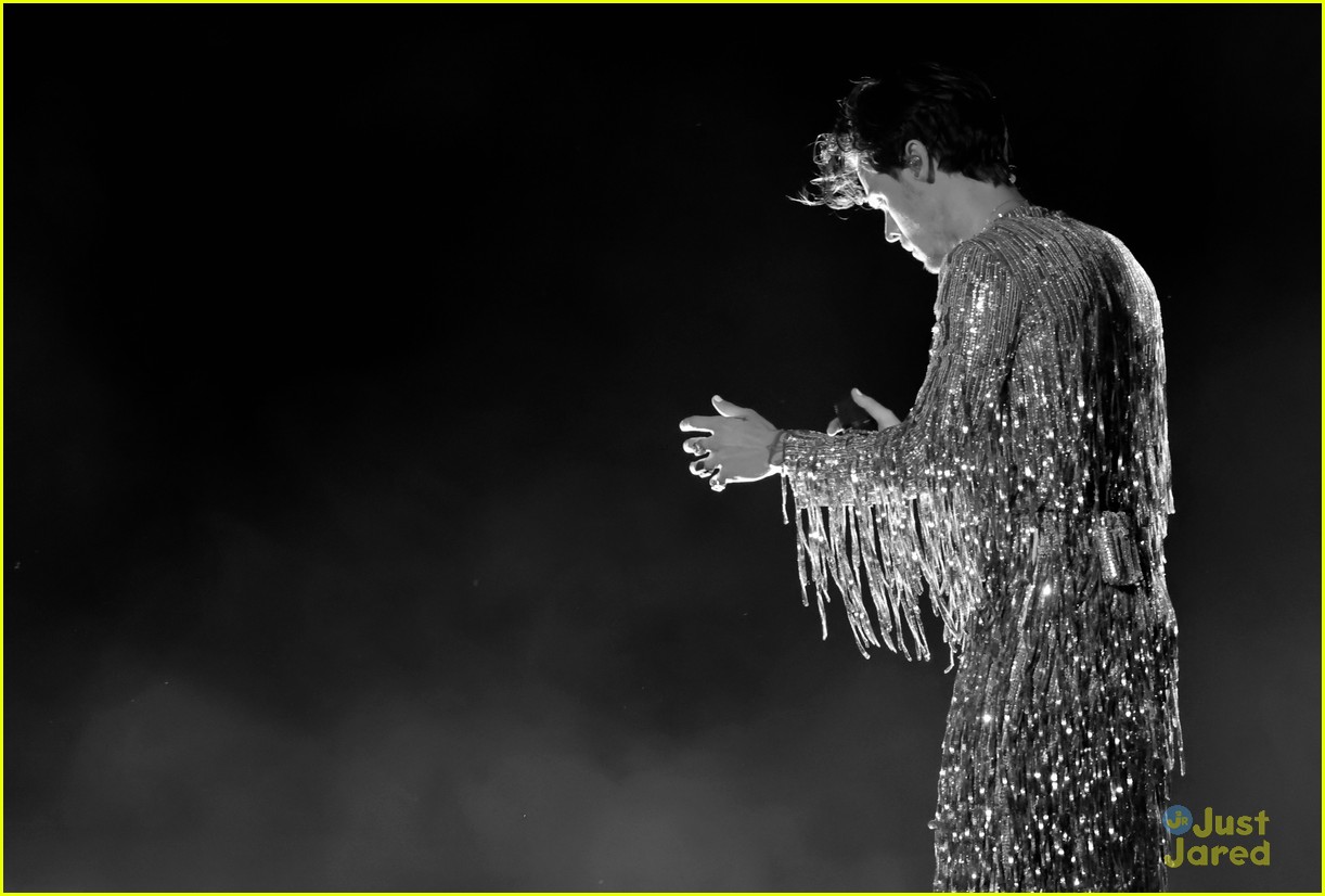 Harry Styles Dances It Out To As It Was For Grammys 2023 Performance Watch Now Photo 5809