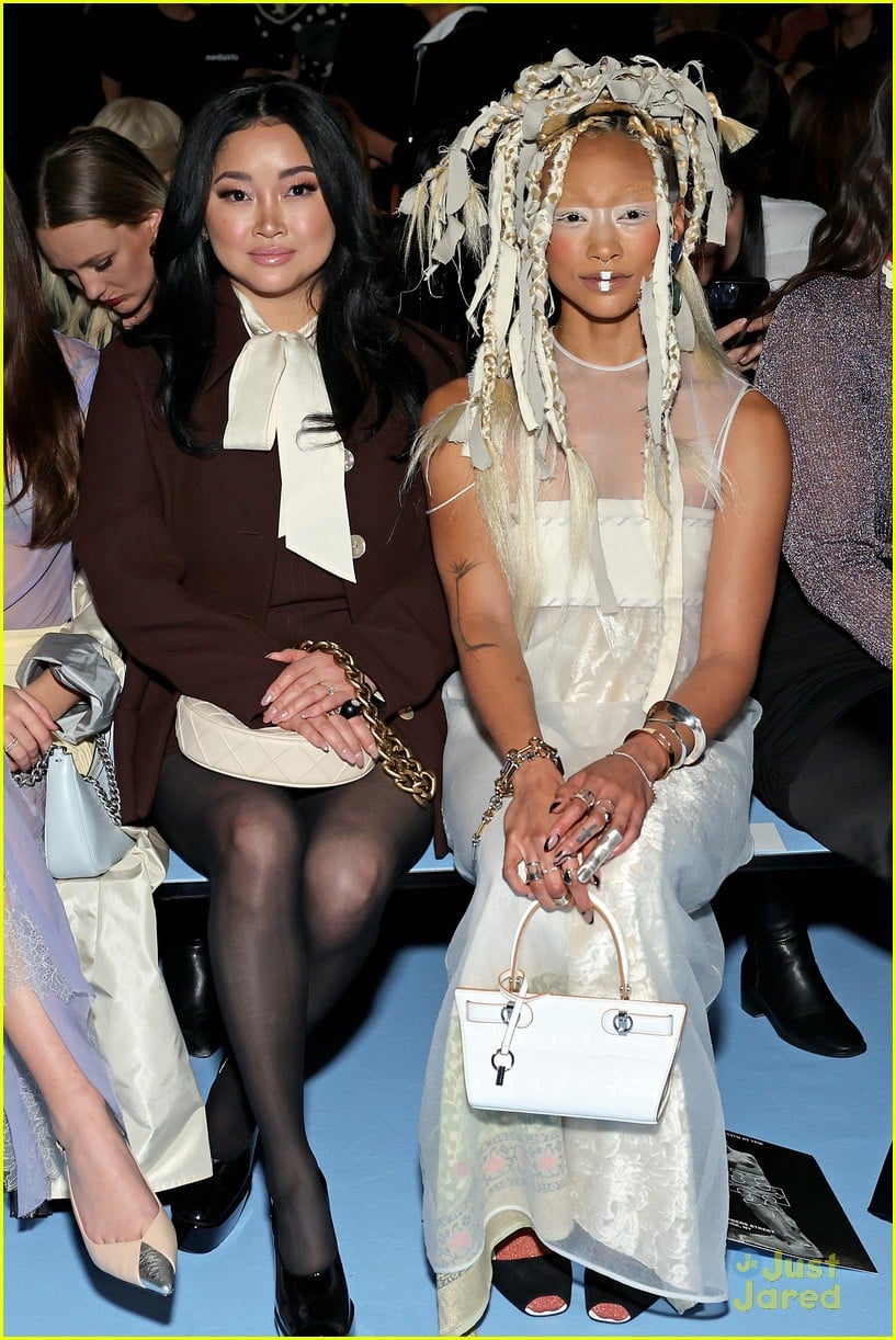 Full Sized Photo of lana condor maddie ziegler claudia sulewski sit