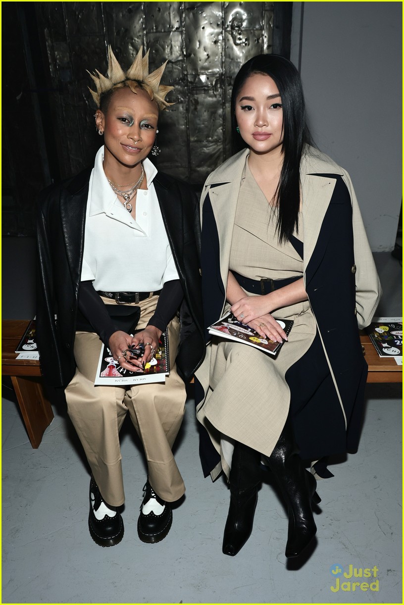 Lana Condor, Maddie Ziegler & Claudia Sulewski Sit Front Row at Tory