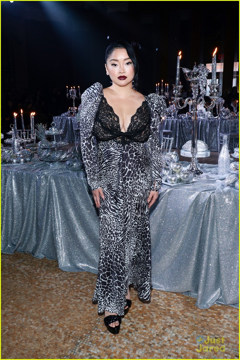 Full Sized Photo of lana condor maddie ziegler claudia sulewski sit