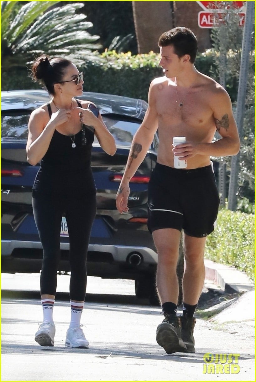 Full Sized Photo Of Shawn Mendes Shirtless Hike With Jocelyne Miranda Shawn Mendes