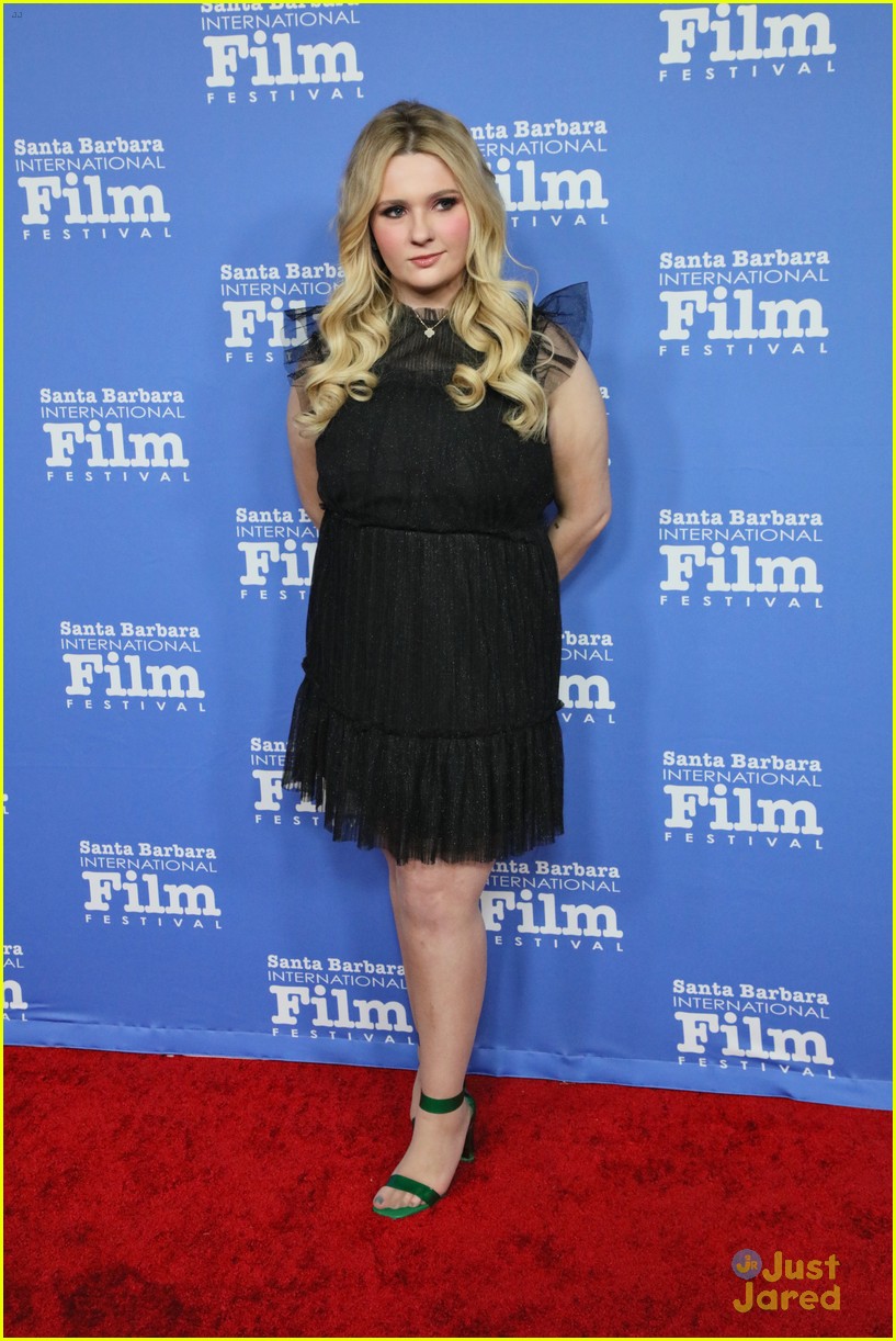 Full Sized Photo of nolan gould abigail breslin premiere new movie