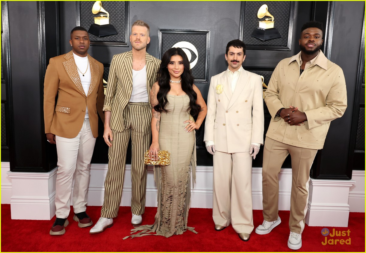 Pentatonix's Scott Hoying & Another Celeb Wear the Same Look at Grammys