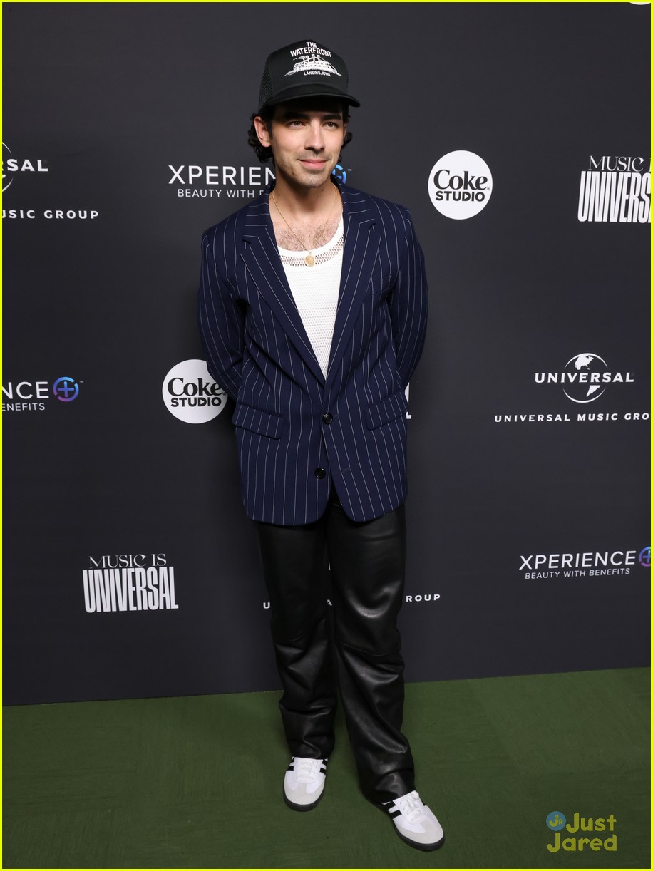 Full Sized Photo of isabela merced renee rapp johnny orlando attend