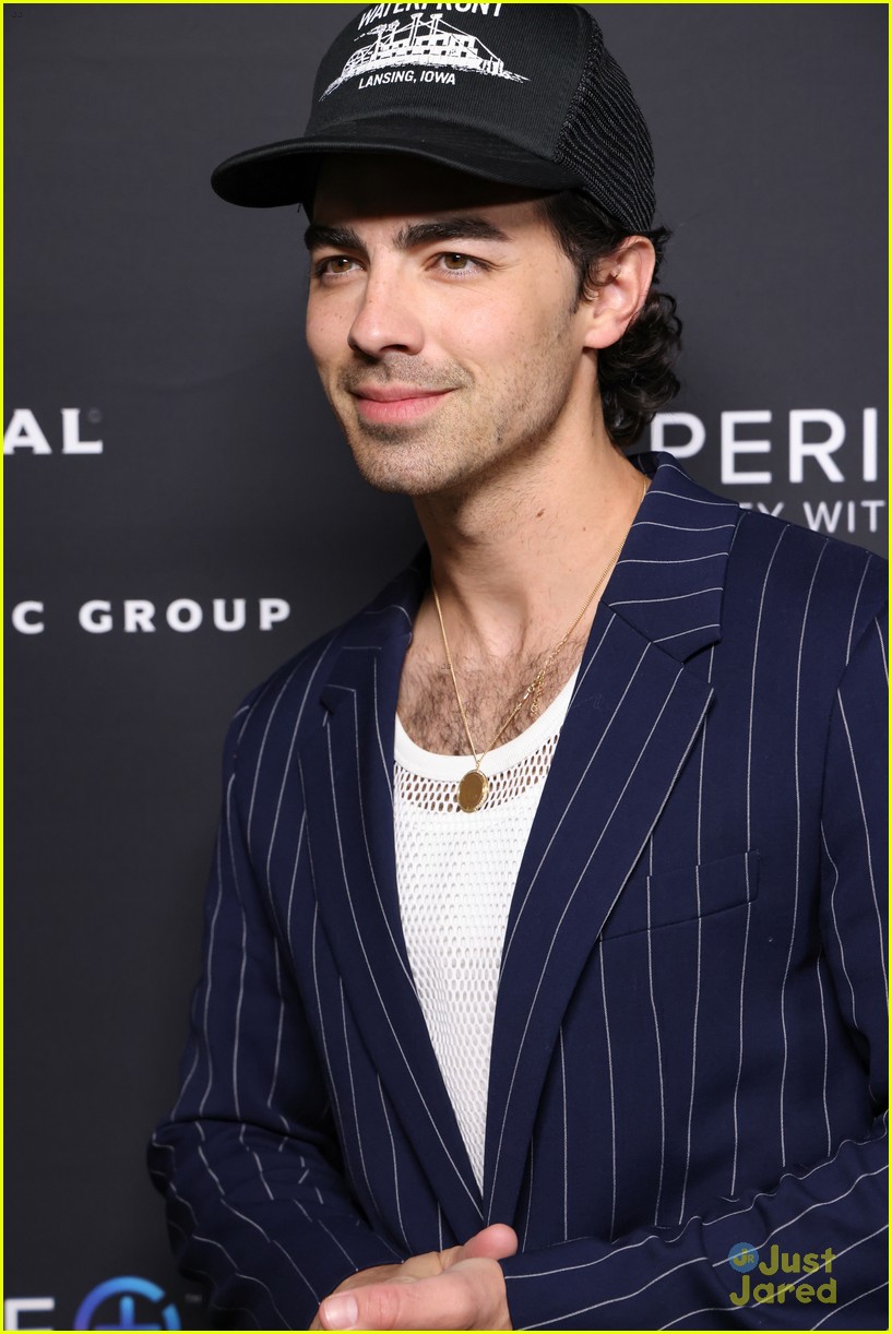 Isabela Merced, Renee Rapp & Johnny Orlando Attend Universal Music