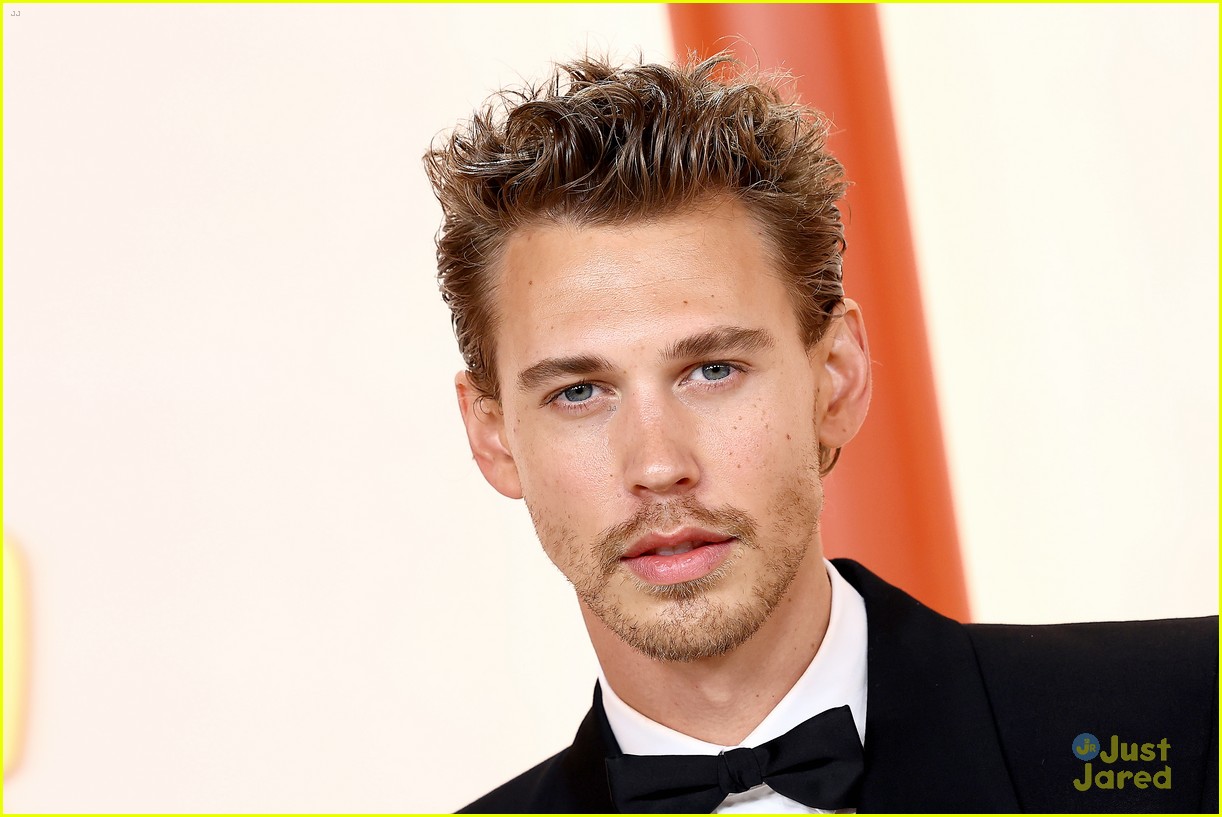 Full Sized Photo of austin butler looks handsome at first oscars