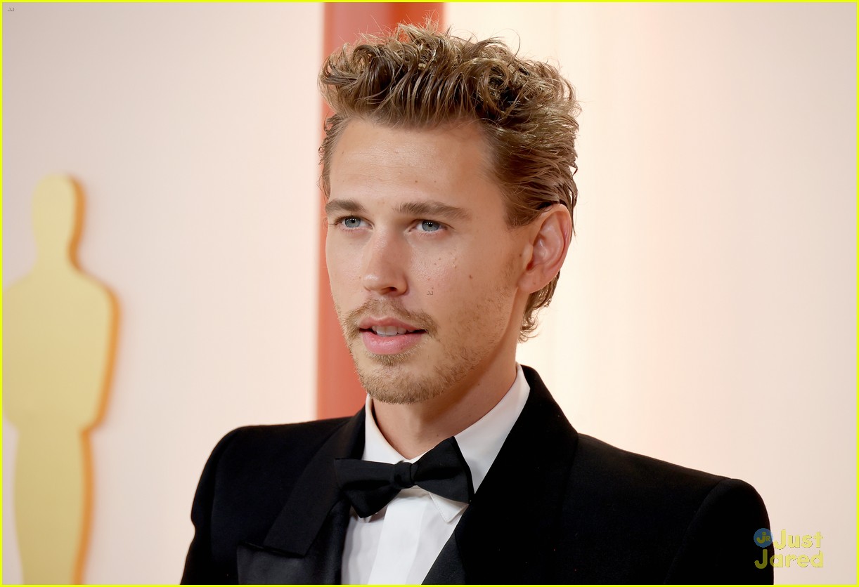 Full Sized Photo of austin butler looks handsome at first oscars