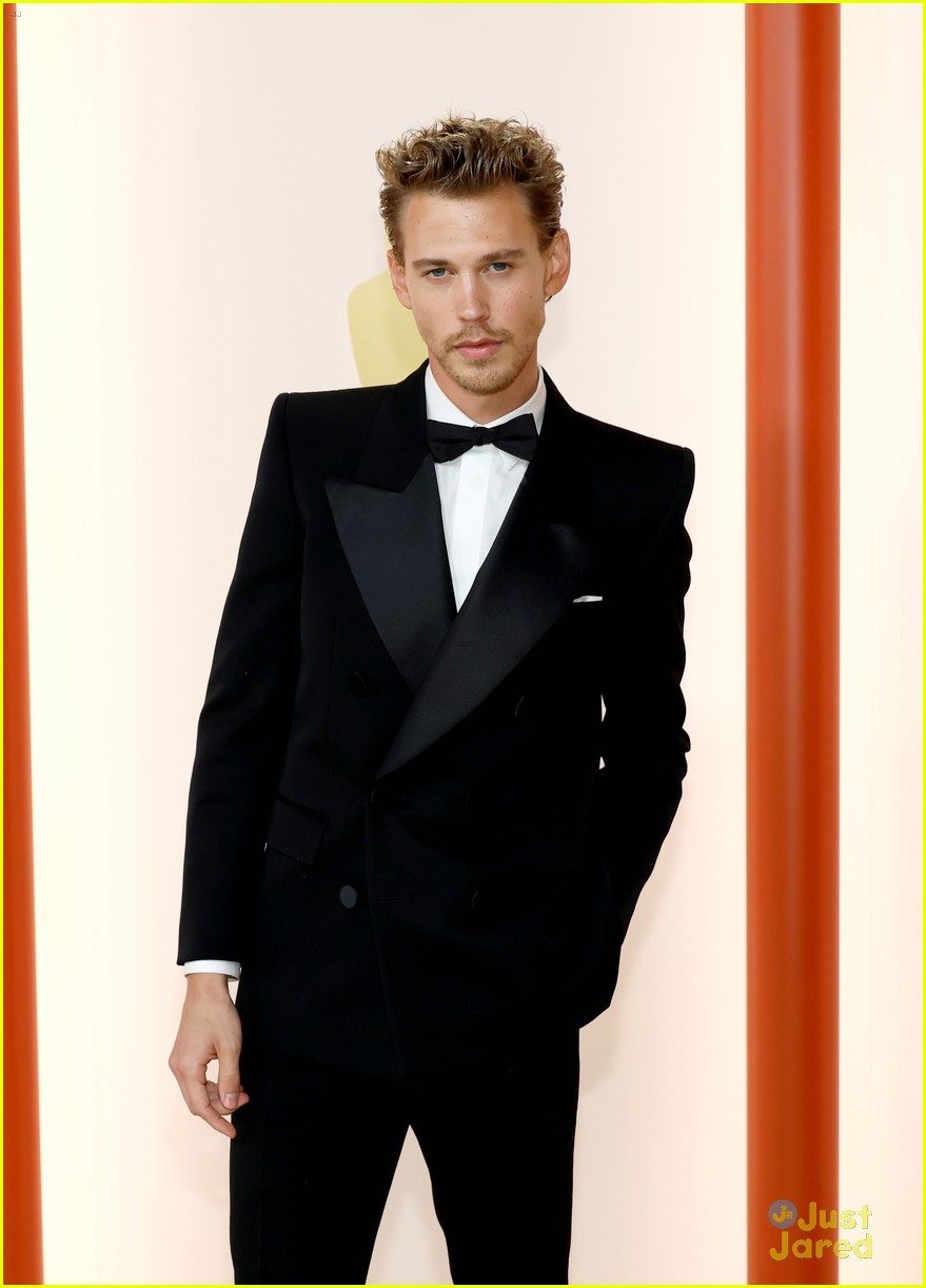 Full Sized Photo of austin butler looks handsome at first oscars