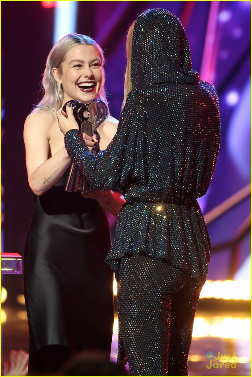 becky-g-taylor-swift-pick-up-wins-at-iheartradio-music-awards-2023