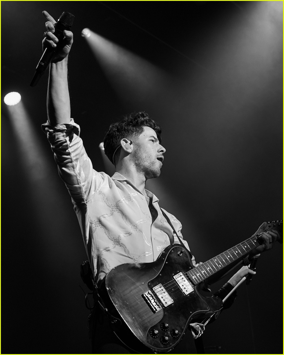 Jonas Brothers Kick Off Broadway Residency, Kevin Jonas Makes Broadway ...