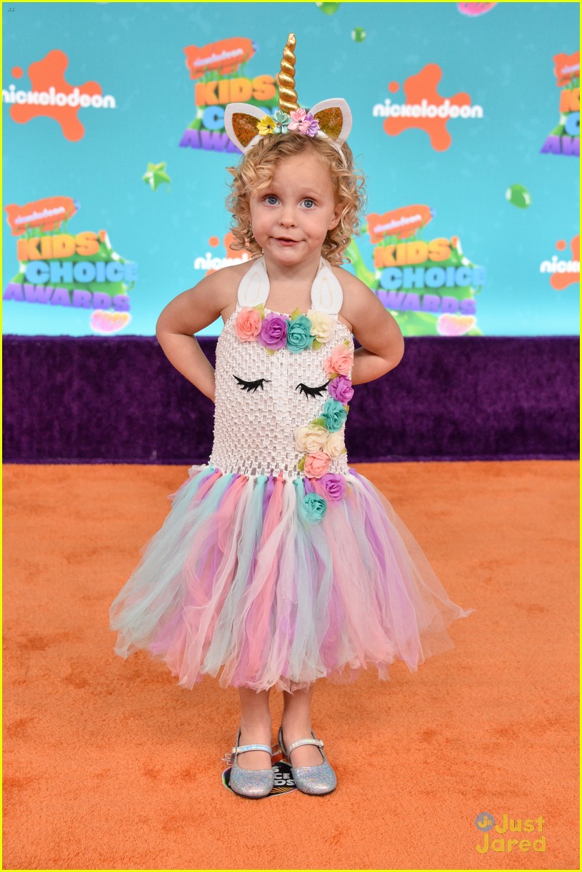 Full sized photo of the really loud house cast attend the kids choice