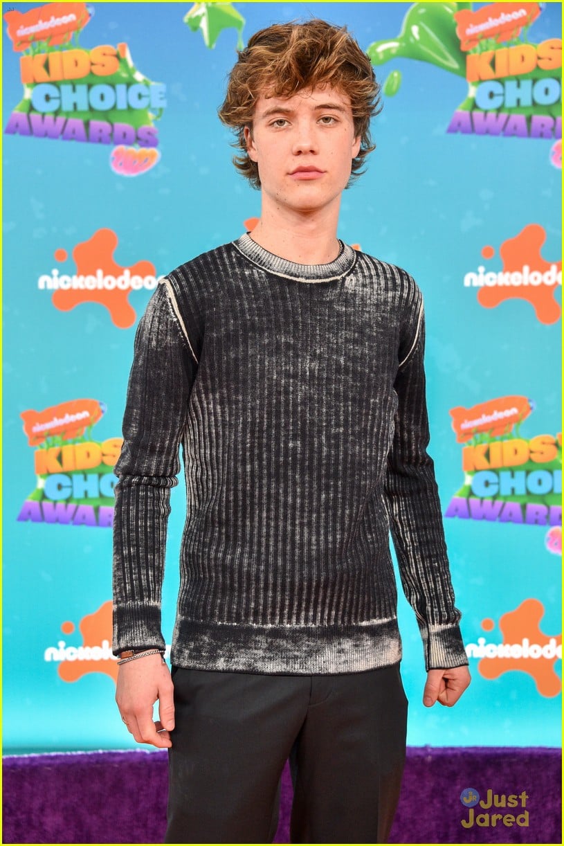 Full sized photo of the really loud house cast attend the kids choice