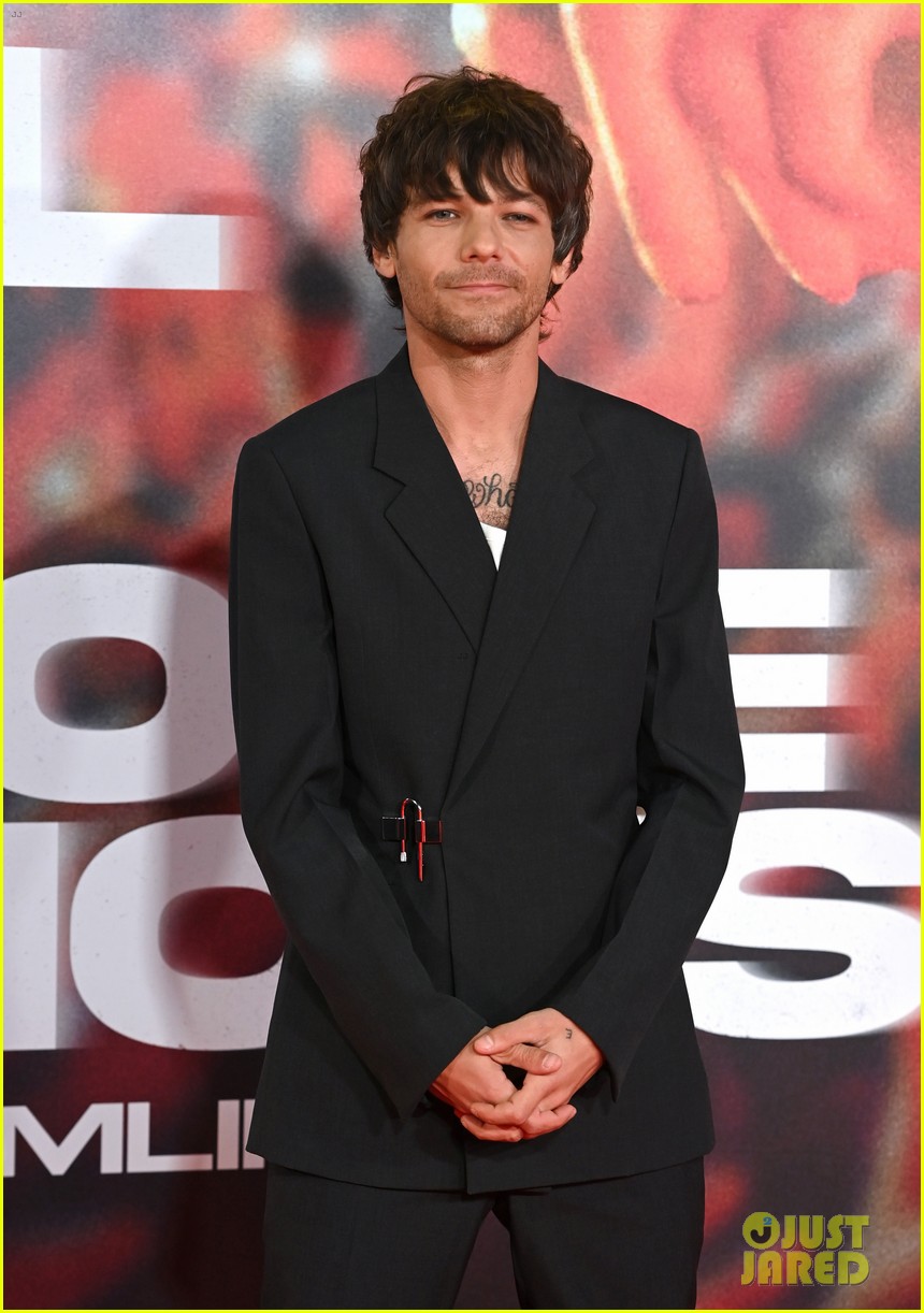 Liam Payne & Girlfriend Kate Cassidy Support Louis Tomlinson at 'All of