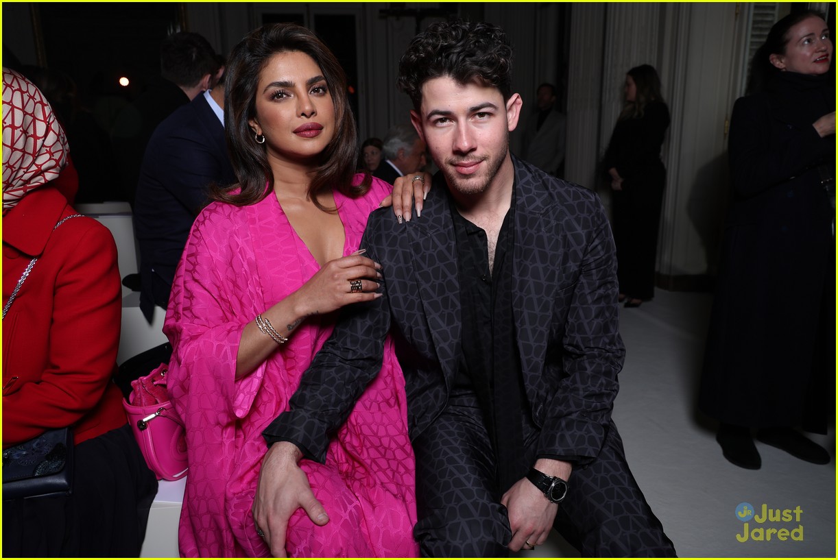 Nick Jonas & Priyanka Chopra Couple Up at Valentino Fashion Show in ...