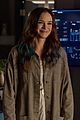 supergirls nicole maines reprises nia nal dreamer on the flash tonight 03