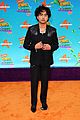 peyton list wears adam sandler inspired look while presenting at kids choice awards 03