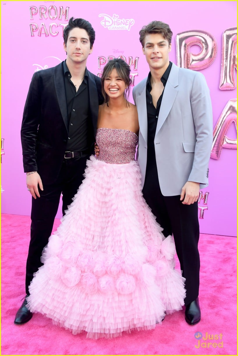 Peyton Elizabeth Lee, Milo Manheim & Blake Draper Premiere New Disney