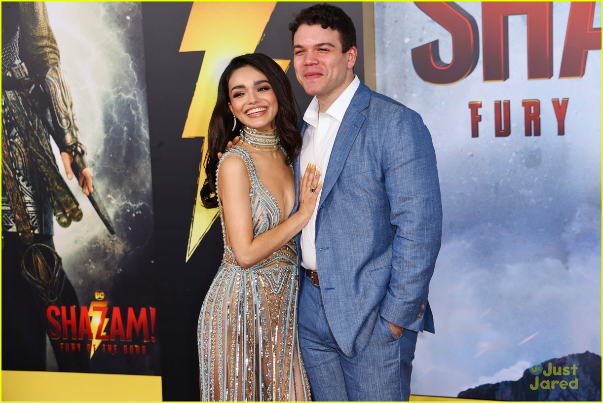 full-sized-photo-of-rachel-zegler-josh-andres-rivera-couple-up-at