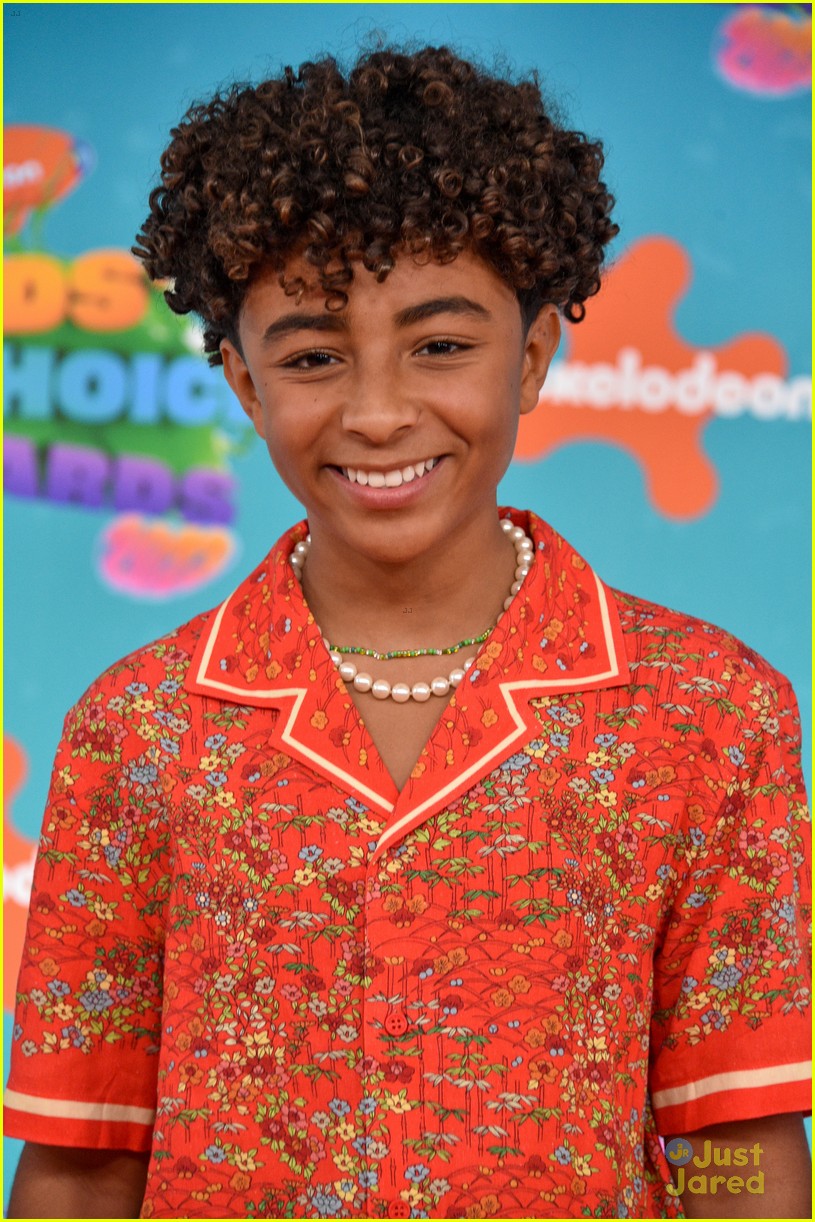 Seth Rogen Reveals Teen Cast of New 'Teenage Mutant Ninja Turtles