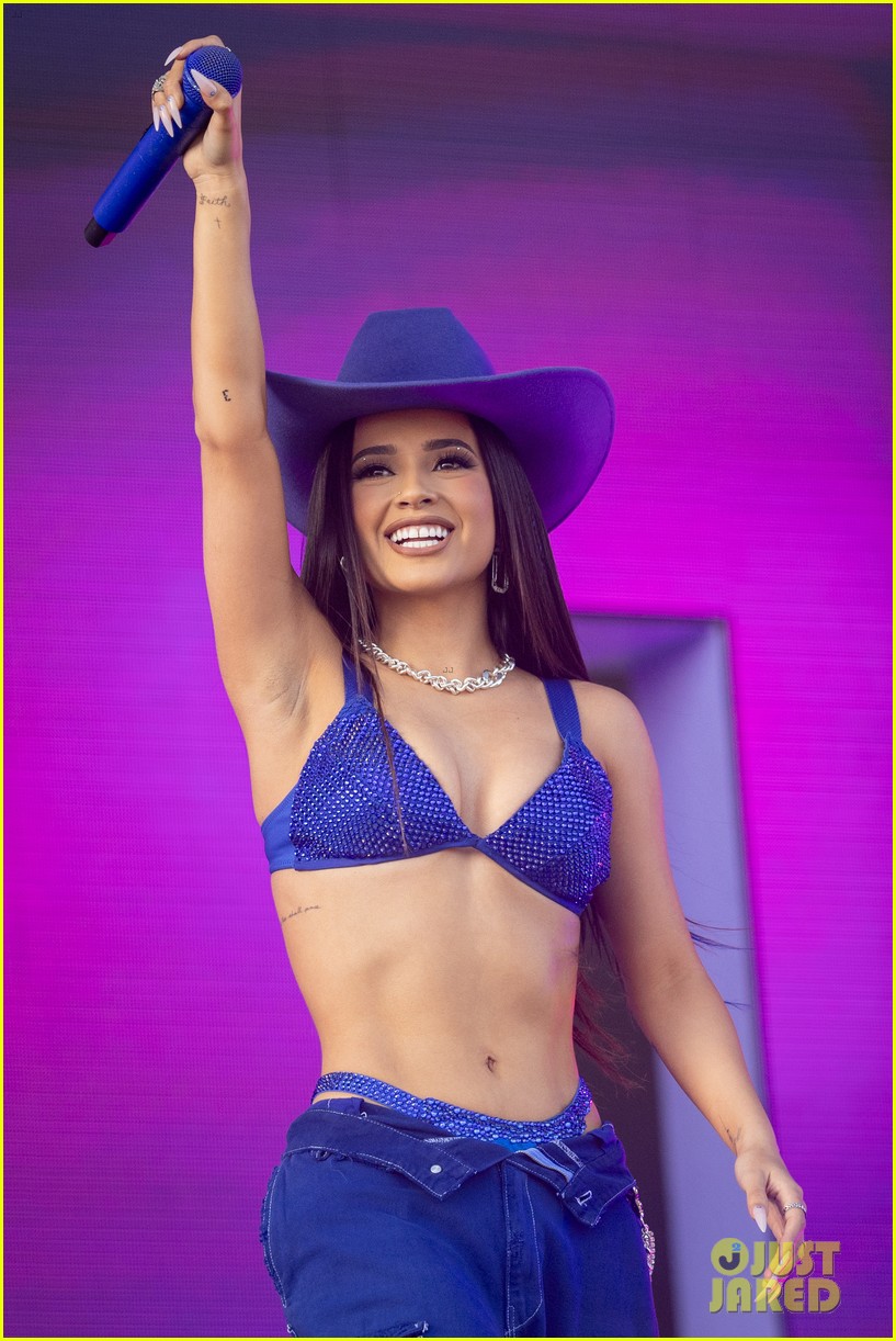 Becky G Surprise Guests to Her Coachella 2023 Set! Photo