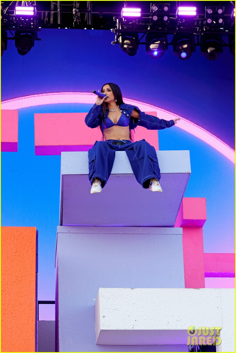 Becky G Surprise Guests to Her Coachella 2023 Set! Photo