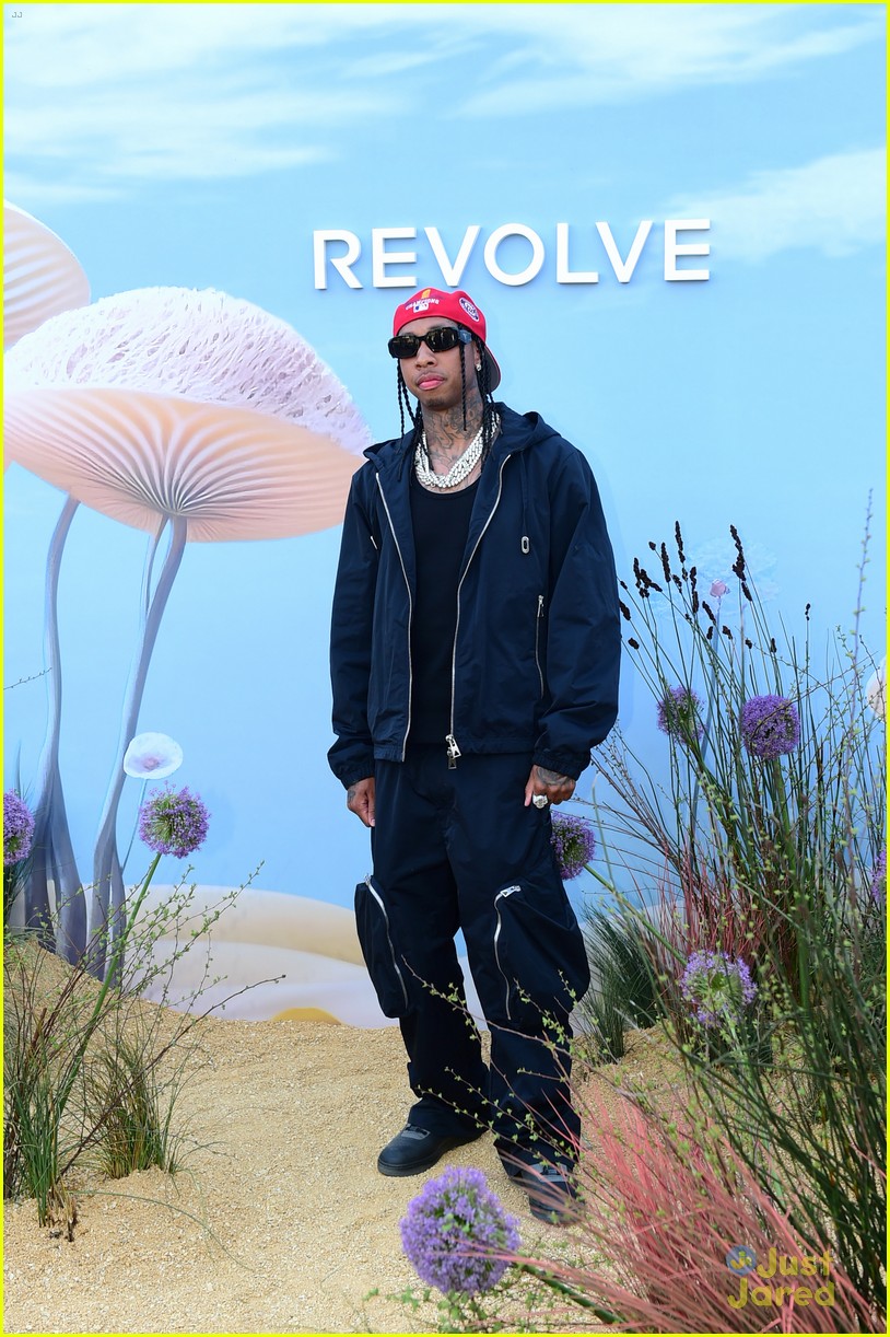 Charli D'Amelio Goes Blonde for Revolve Festival at Coachella with