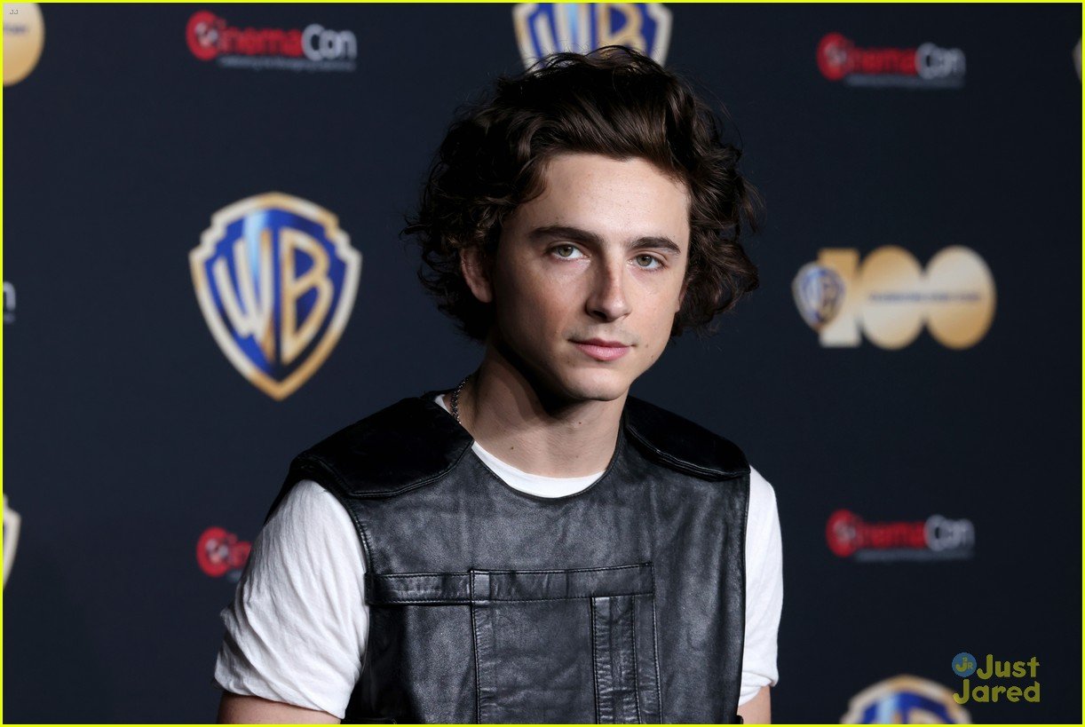 Zendaya & Timothee Chalamet Reunite At CinemaCon In Las Vegas For 'Dune ...