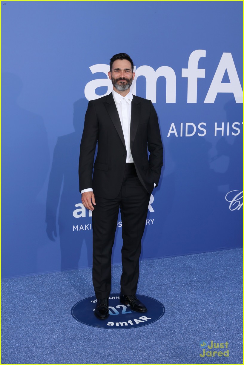 Full Sized Photo Of Teen Wolfs Tyler Hoechlin Ian Bohen Attend Amfar