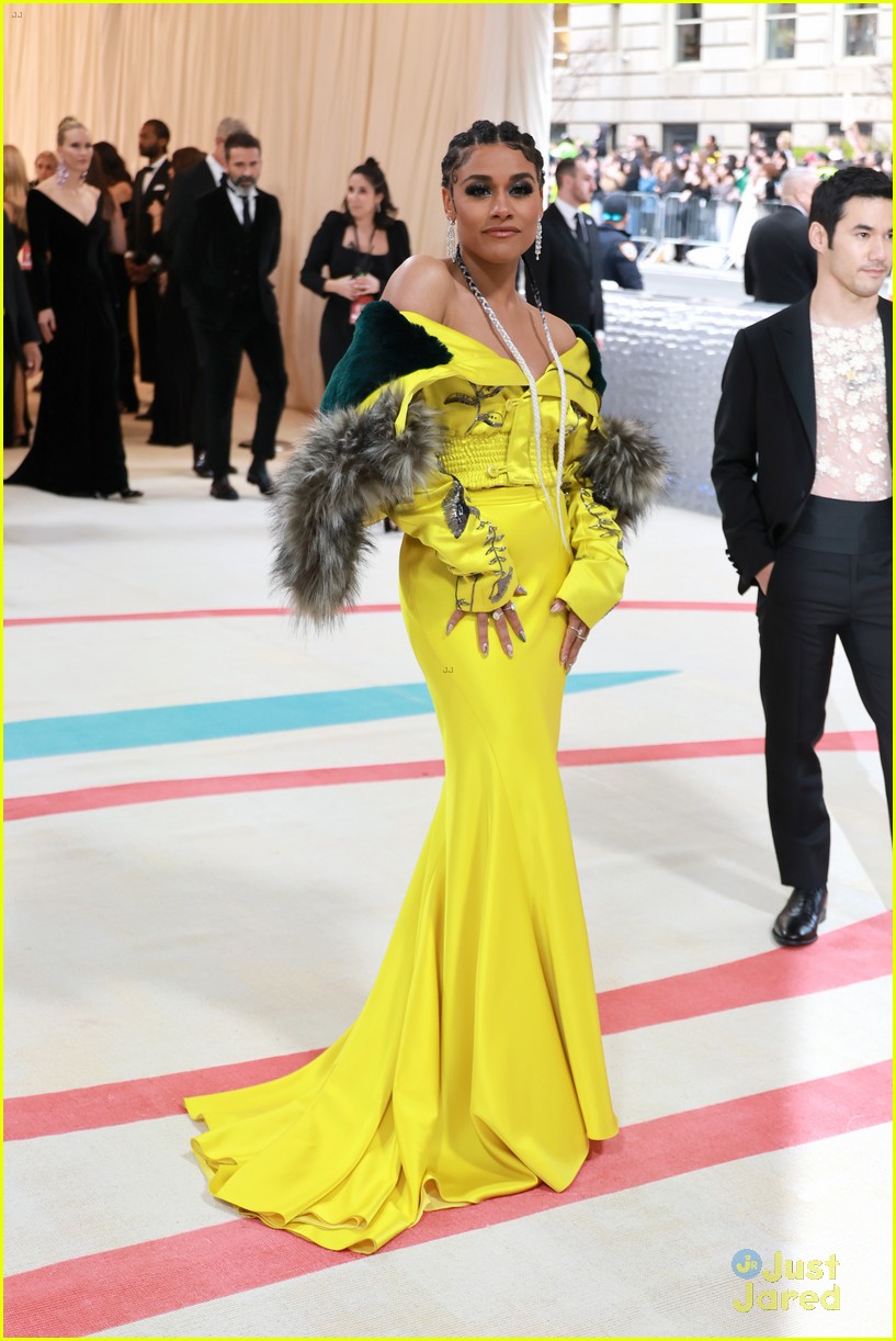 Ariana DeBose Holds Hands with Designer Joseph Altuzarra While Arriving ...