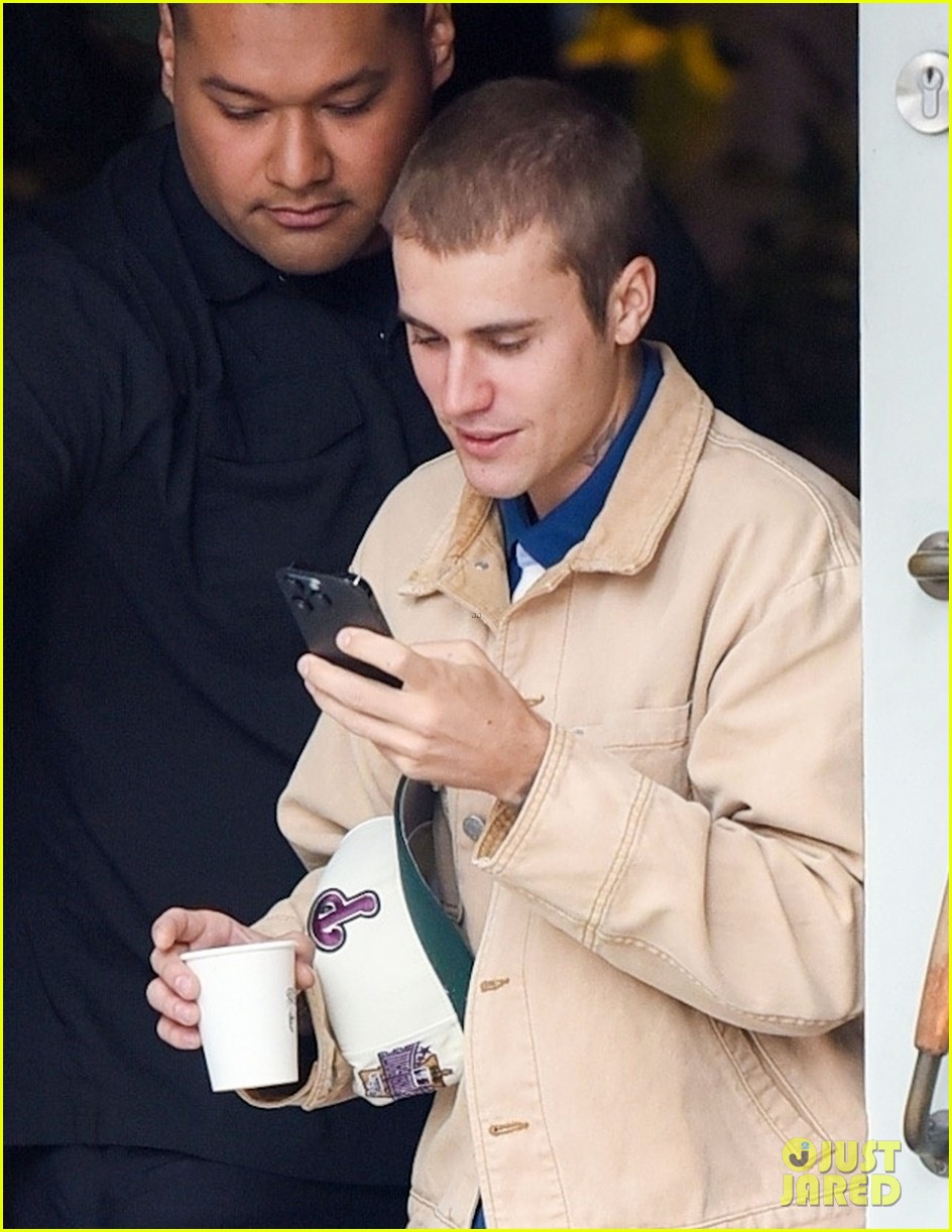 Justin & Hailey Bieber Step Out For Lunch in London After Flying From