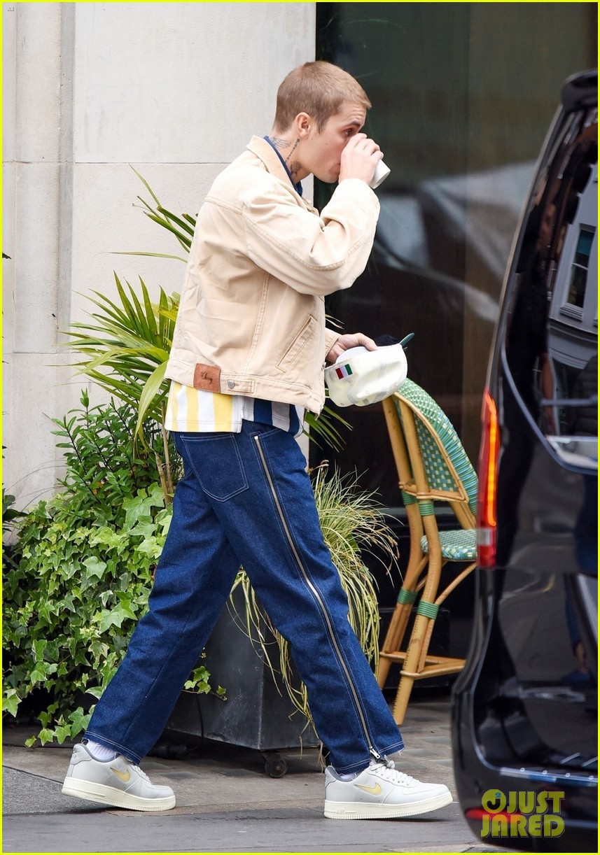 Justin & Hailey Bieber Step Out For Lunch in London After Flying From