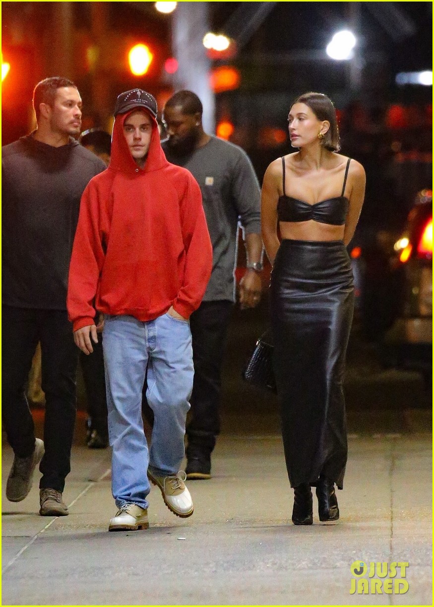 Justin Bieber Shows Off His Tattoos on Walk with Wife Hailey in NYC ...