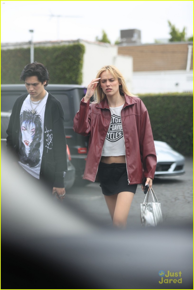Full Sized Photo of chase hudson steps out for lunch with girlfriend