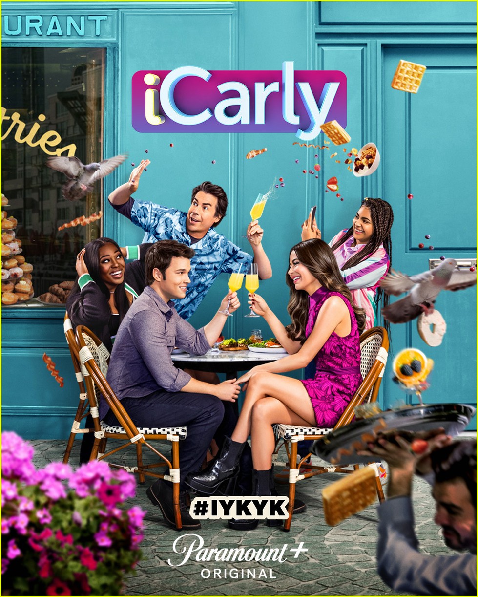 Full Sized Photo Of Creddie Heats Up In Icarly Season Three Trailer