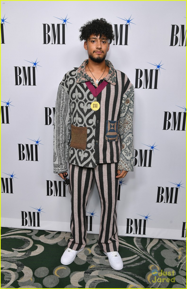 Dove Cameron, Khalid & More Honored at BMI Pop Awards 2023 Photo