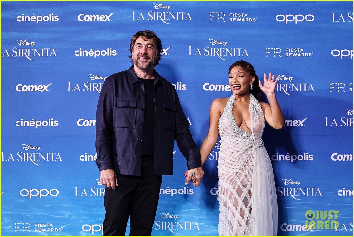 Full Sized Photo of halle bailey little mermaid premiere 09 | Halle