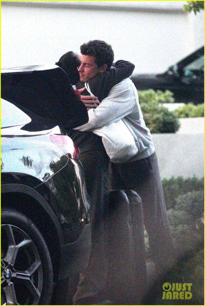 Shawn Mendes Hangs Out With Dr. Jocelyne Miranda After Spending Time