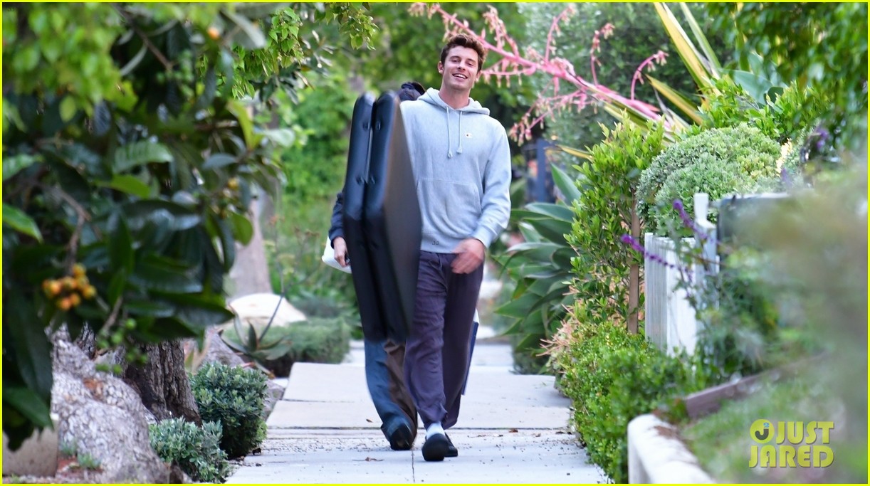 Shawn Mendes Hangs Out With Dr. Jocelyne Miranda After Spending Time