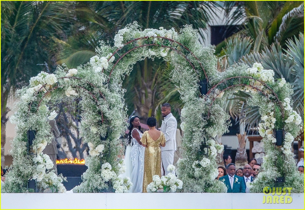 Simone Biles Weds Jonathan Owens In Cabo San Lucas Ceremony, 2 Weeks ...