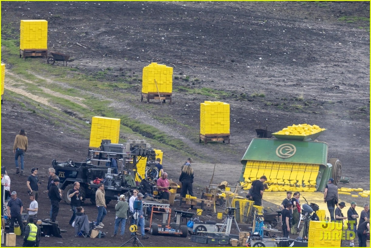 Cynthia Erivo Films Flying Scenes As Elphaba For 'Wicked' Movies ...