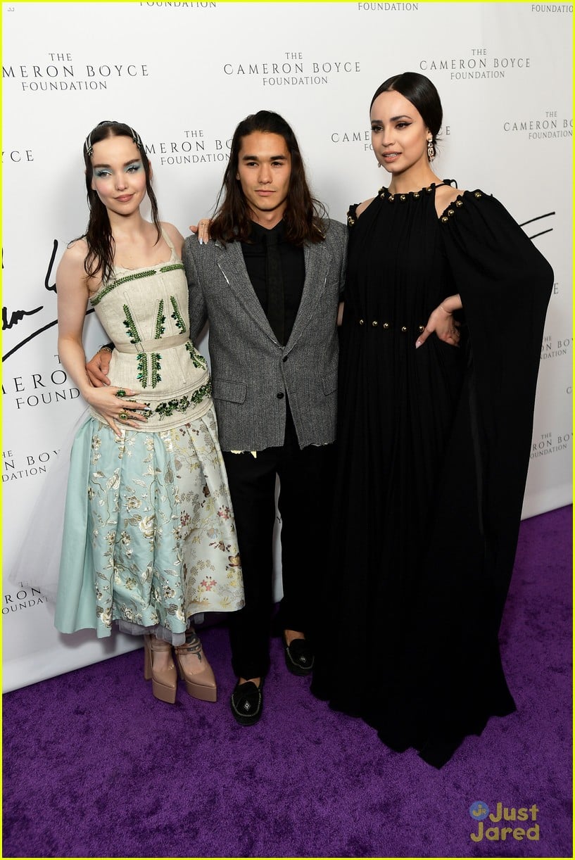 Full Sized Photo of dove cameron booboo stewart sofia carson reunite ...