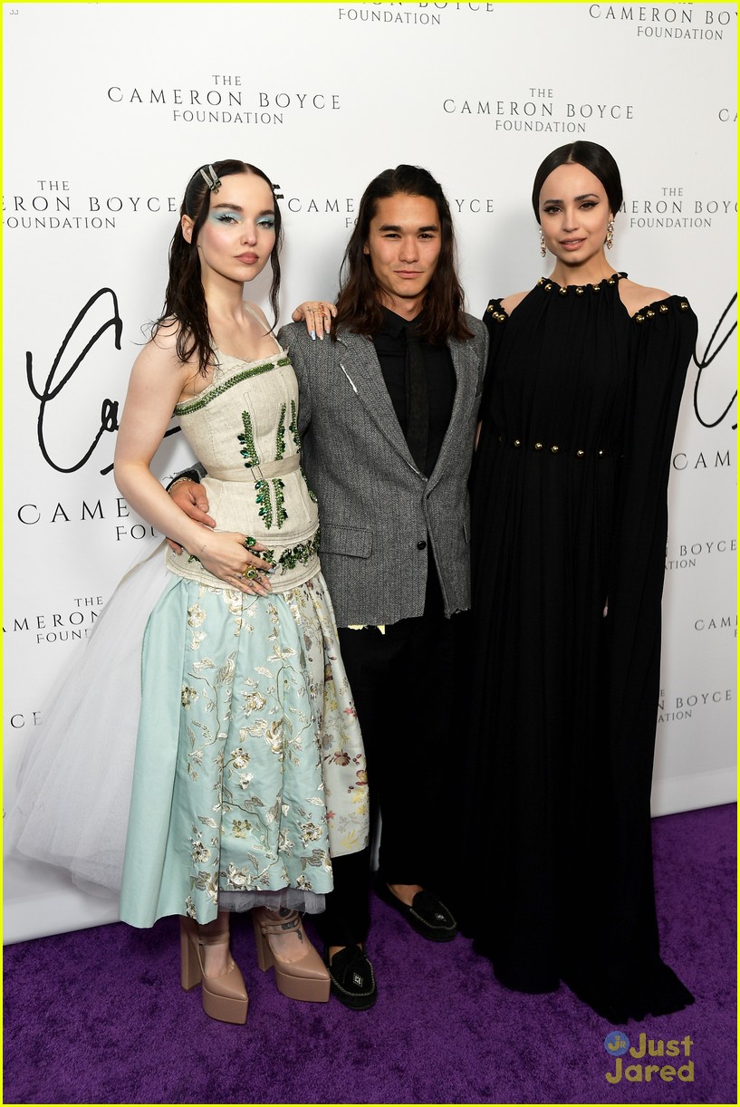 Full Sized Photo of dove cameron booboo stewart sofia carson reunite