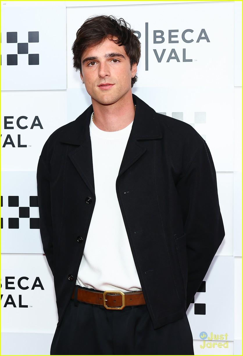 Full Sized Photo of jacob elordi premieres new movie he went that way ...