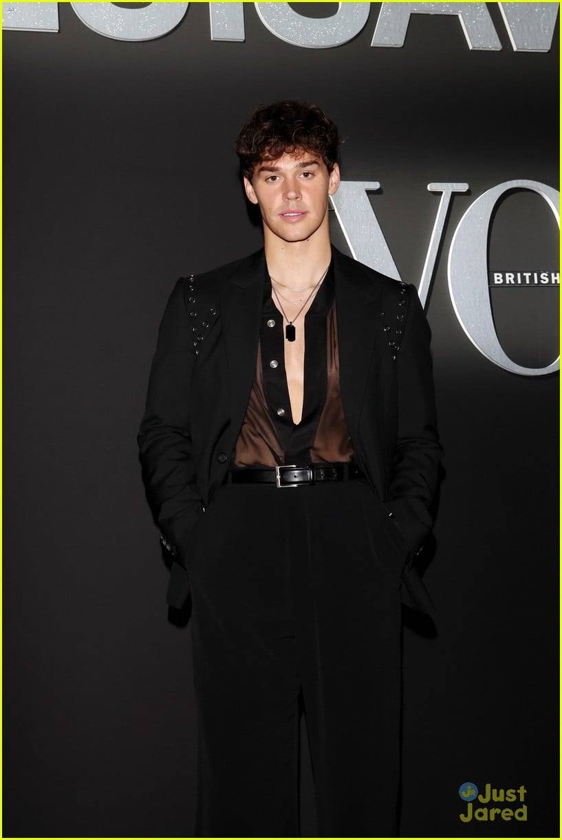 Noah Beck Reveals Celebs That He Pulls Fashion Inspiration From | Photo ...