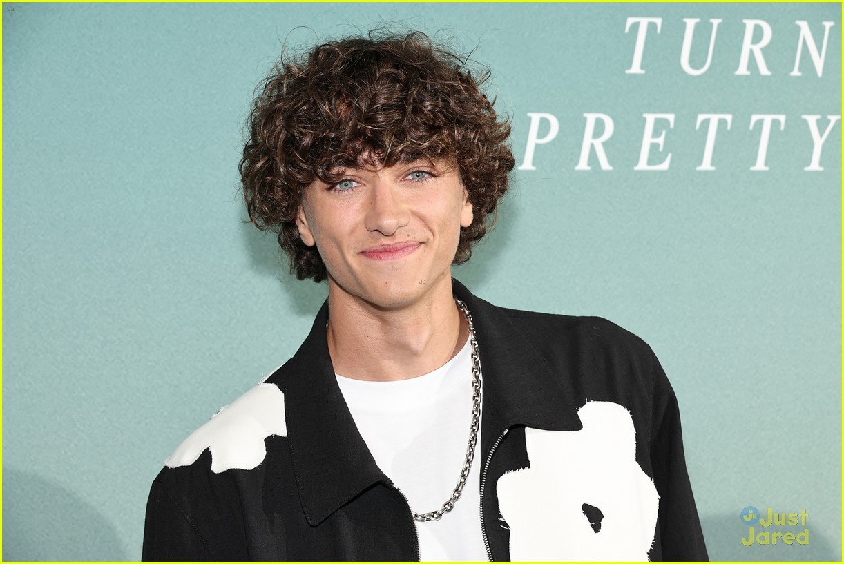 the-summer-i-turned-pretty-cast-has-some-fun-at-season-2-celebration