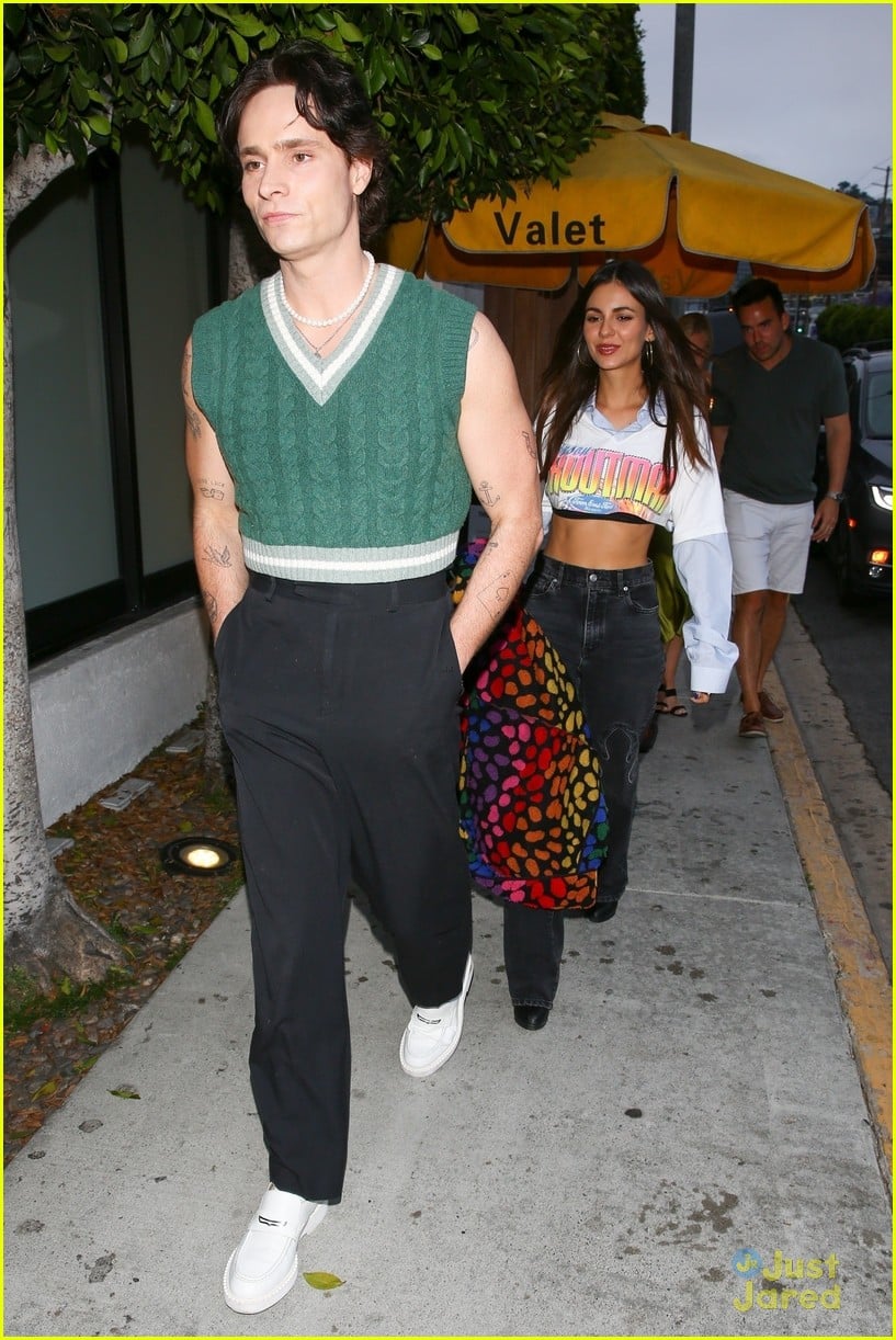 Full Sized Photo of victoria justice spencer sutherland reunite for