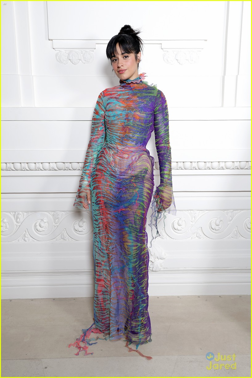 emma chamberlain looks amazing for jean paul gaultier haute couture  fall/winter 2023/2024 at paris fashion week today.