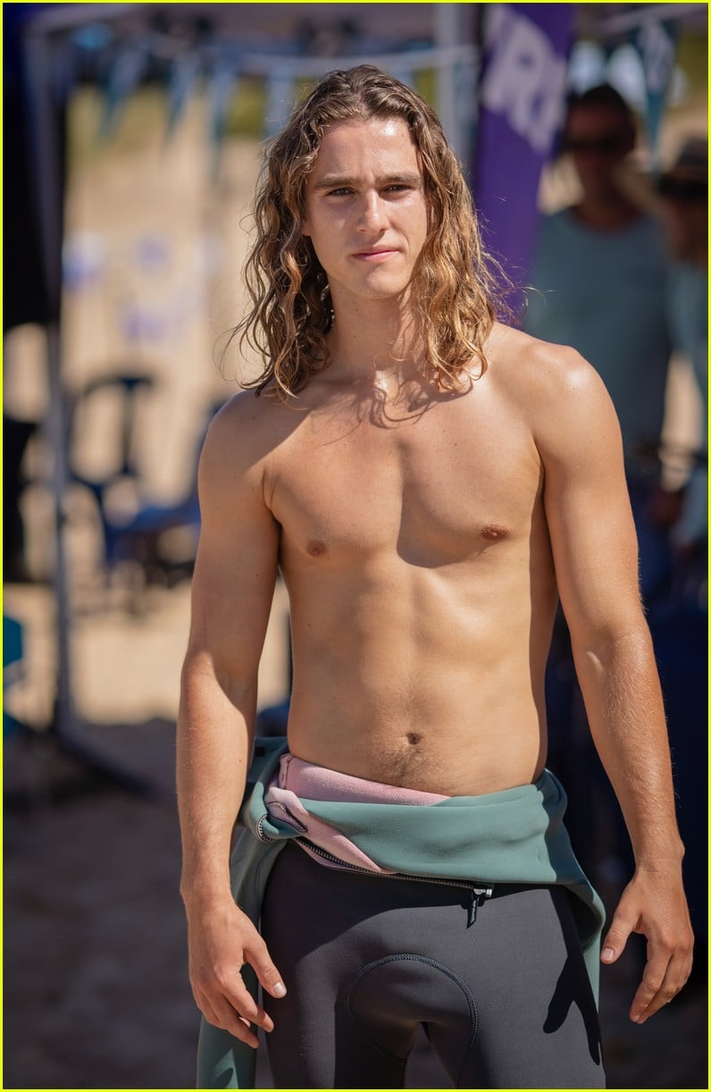 Full Sized Photo of sky katz gets a new love interest in surviving